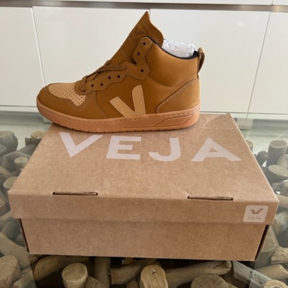 VEJA V-15 Nubuck Camel Desert Sneakers - Picture 2 of 8